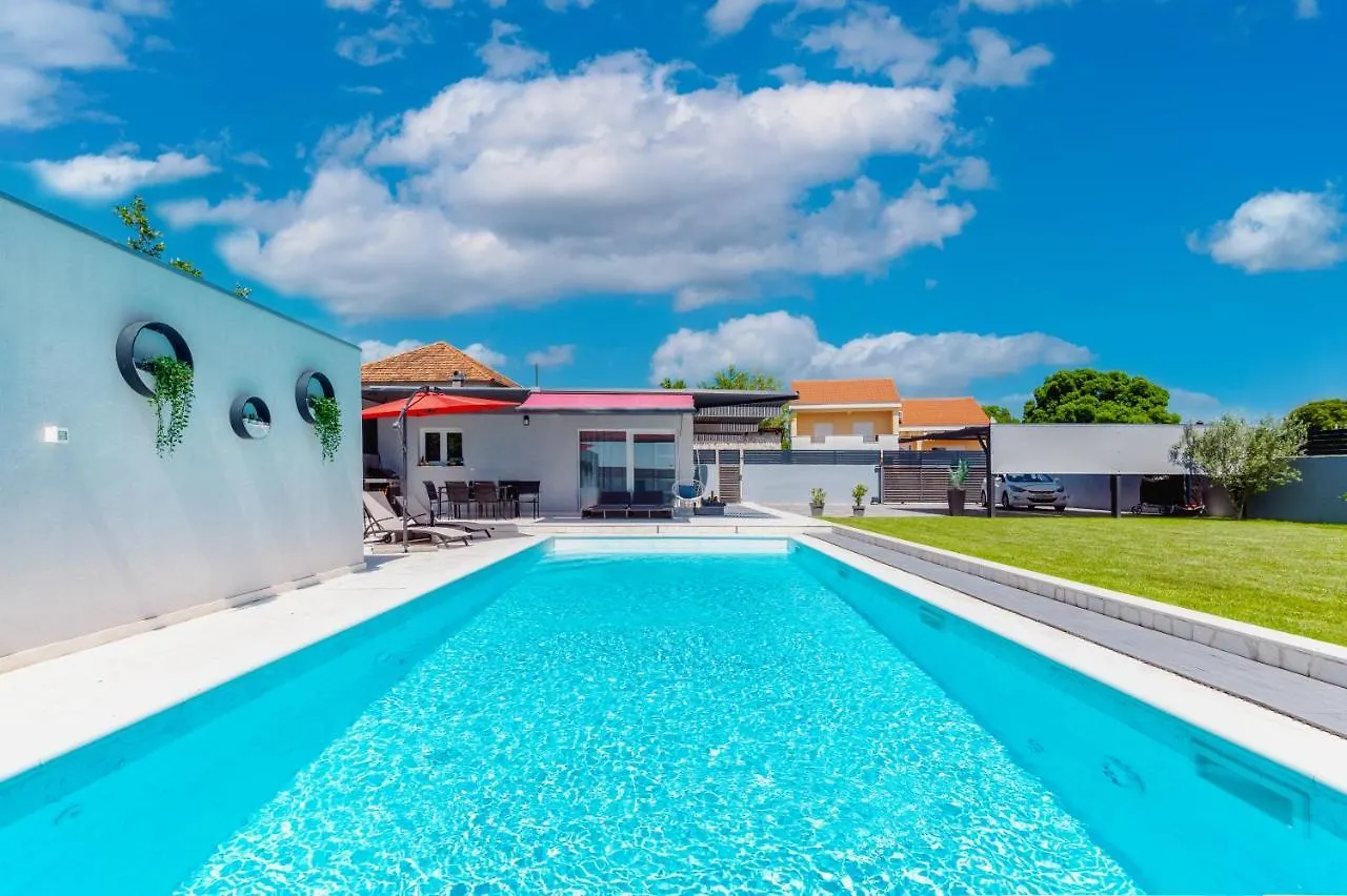 Villa Emanuel Zadar 0*,